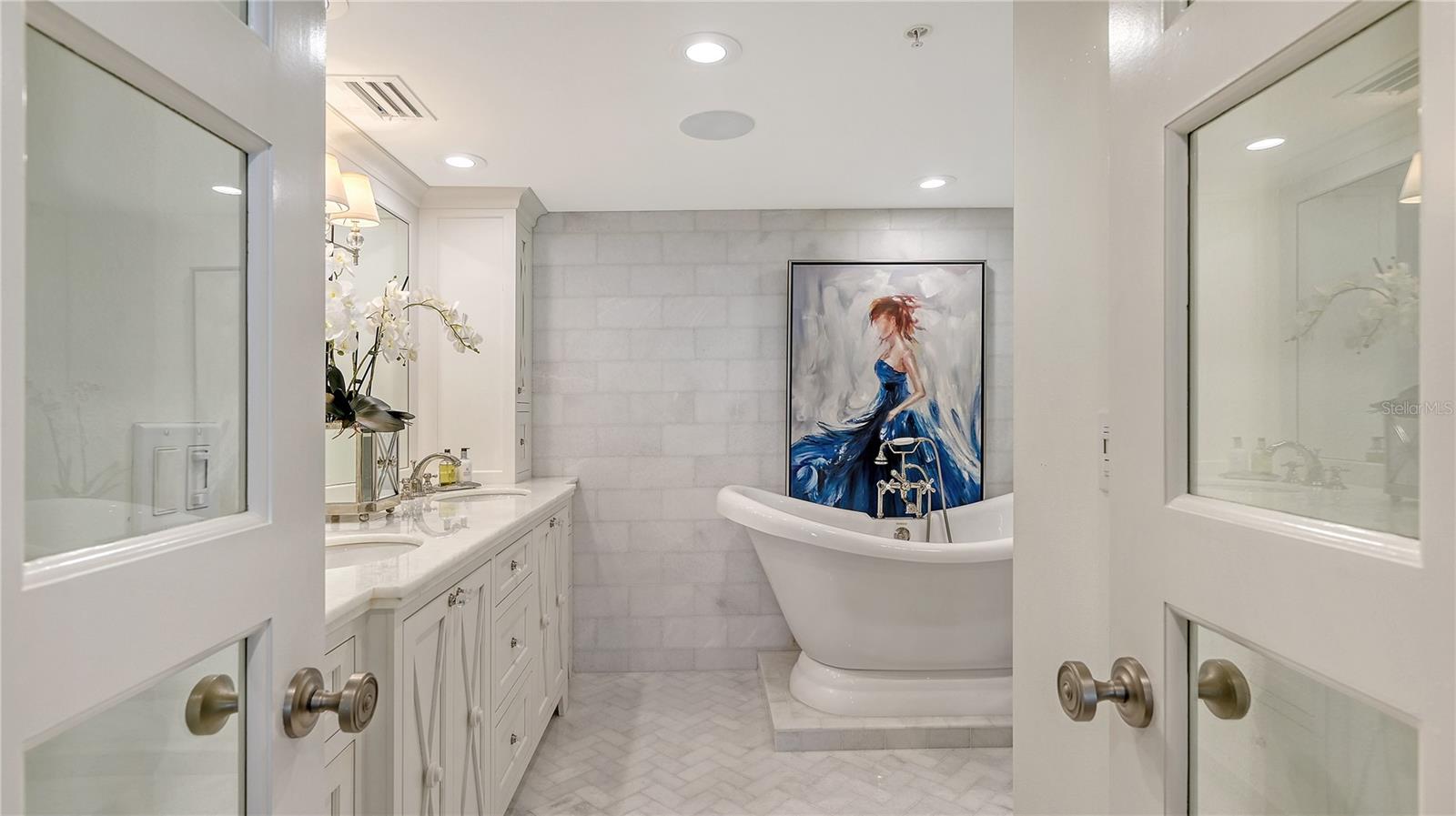 A4677173 Property Photo