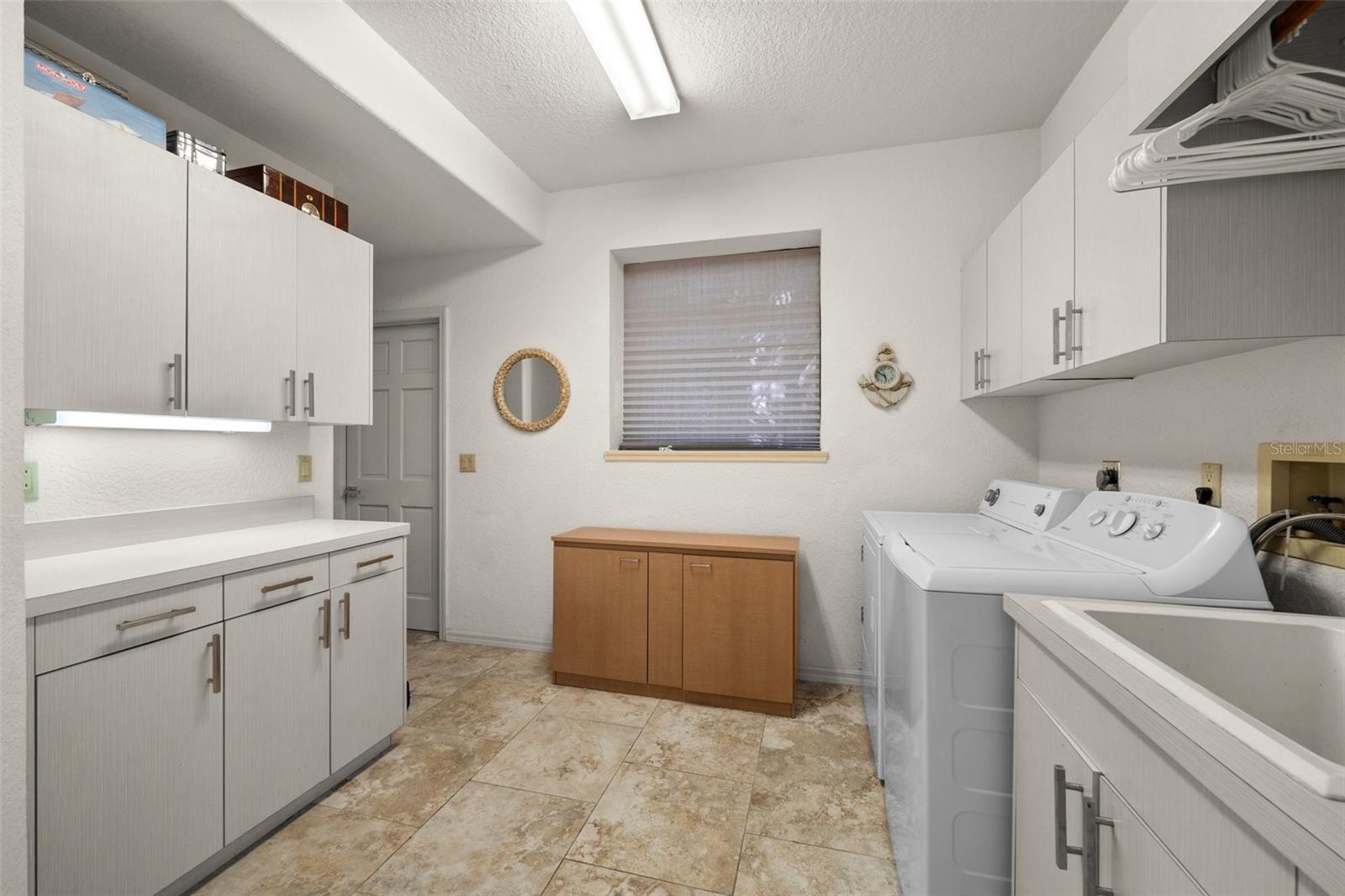 TB8461656 Property Photo