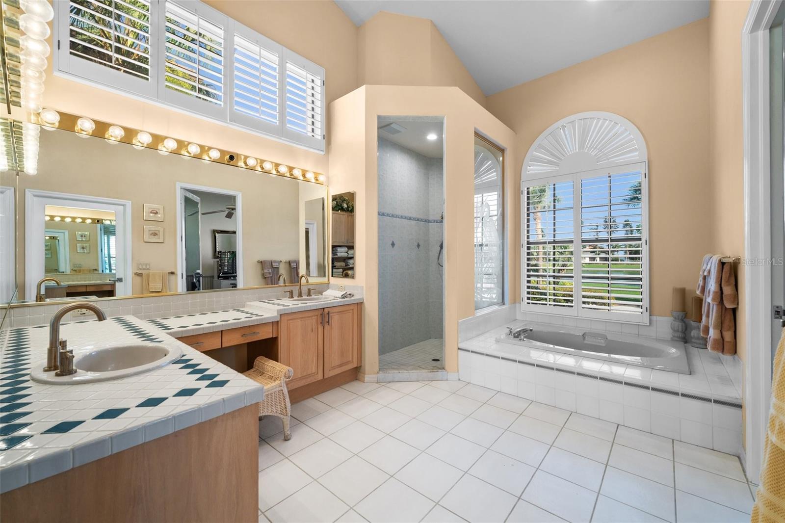 TB8461656 Property Photo