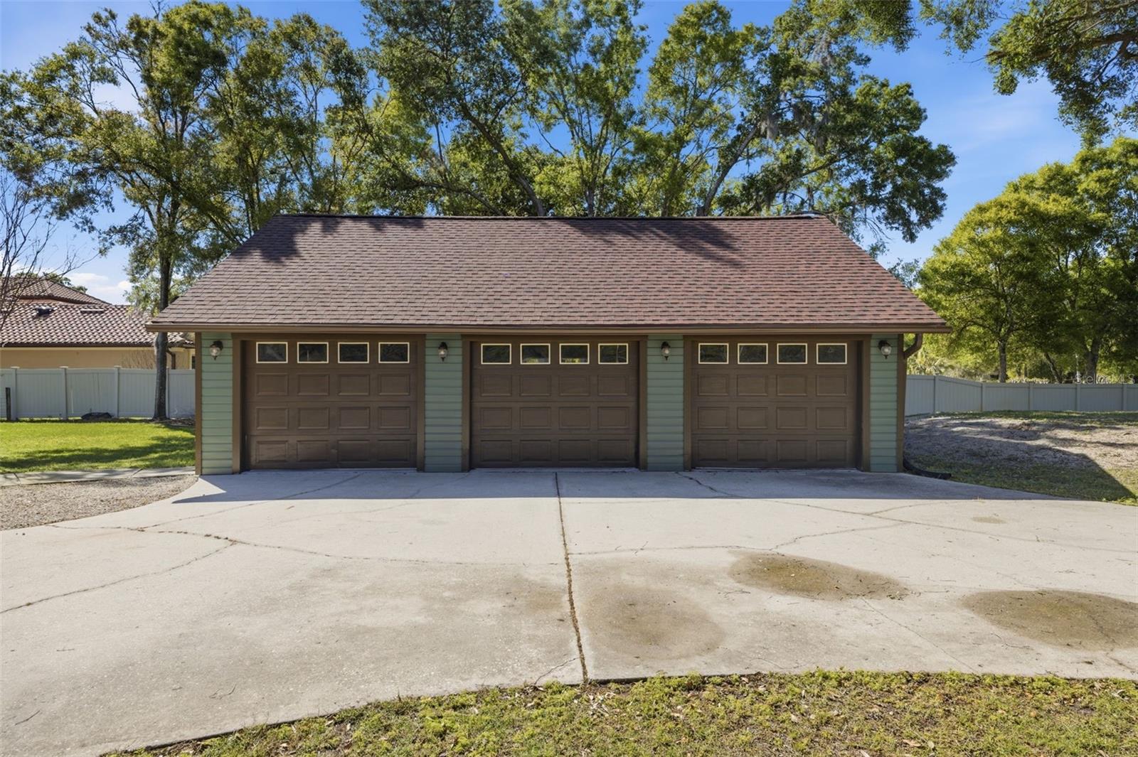 Circular Drive to 3 car garage