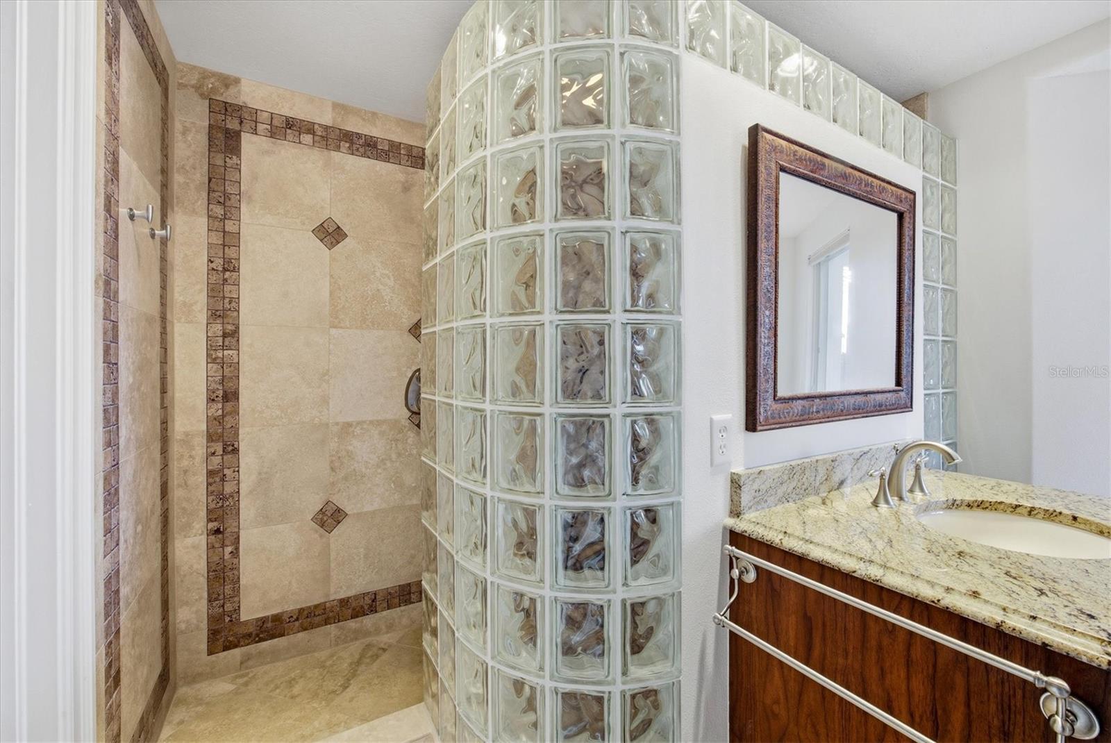 A4677200 Property Photo