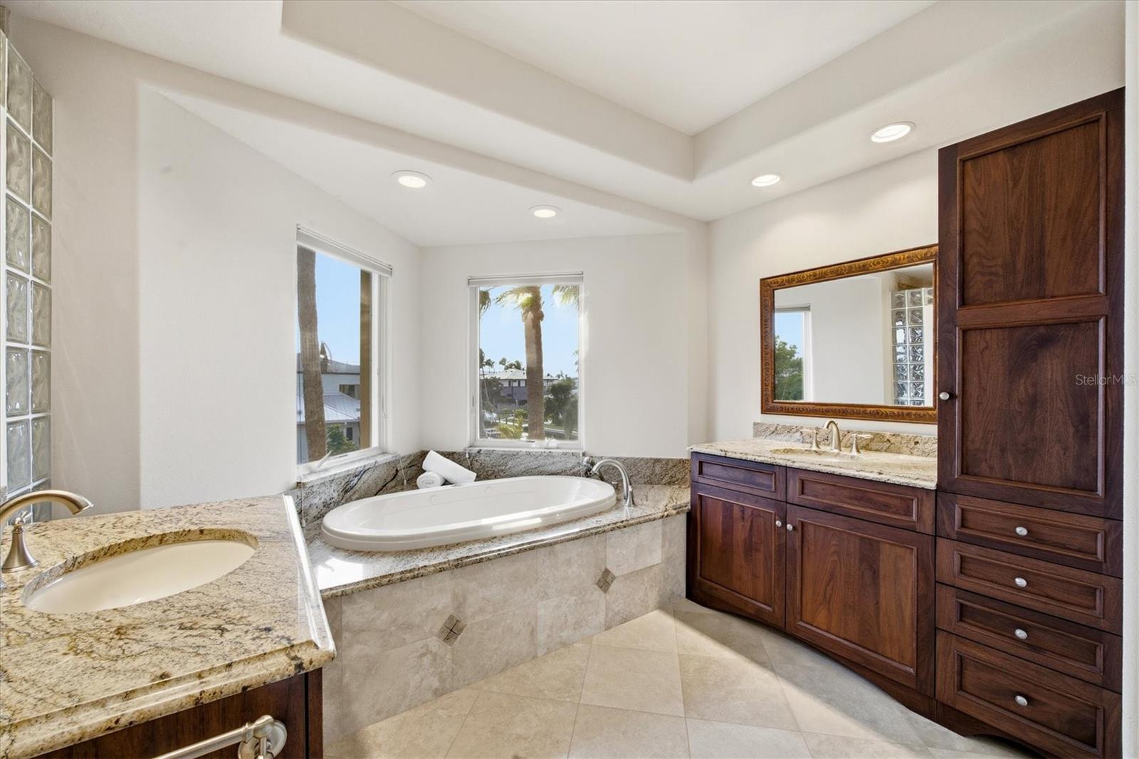 A4677200 Property Photo