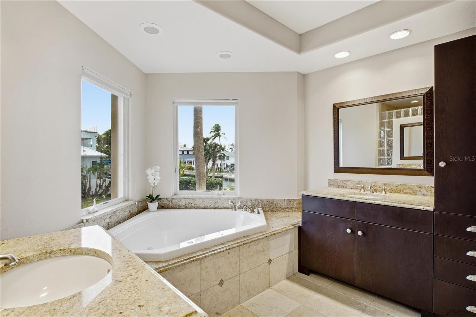 A4677200 Property Photo