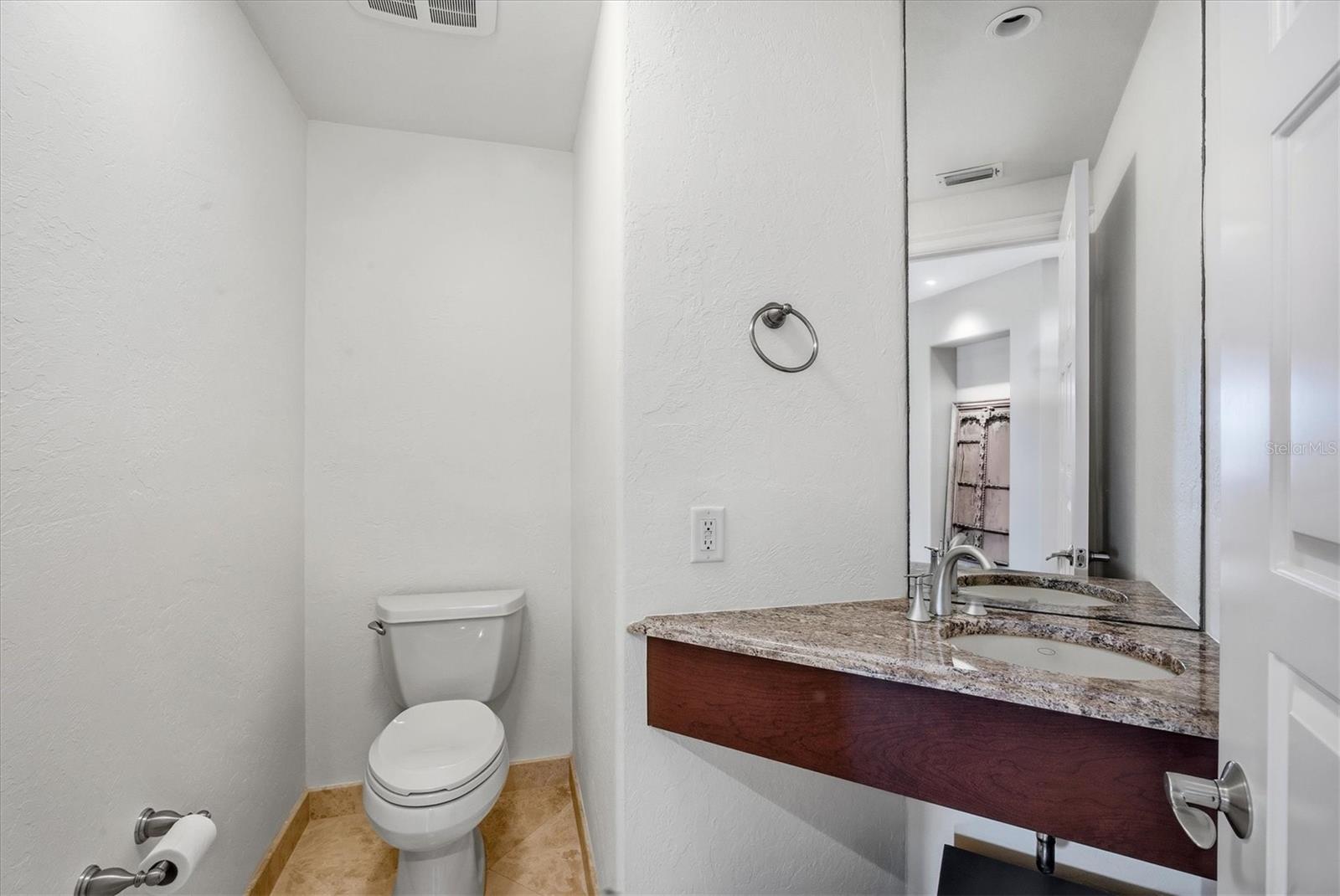 A4677200 Property Photo