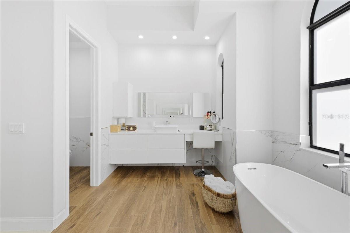 A4677208 Property Photo