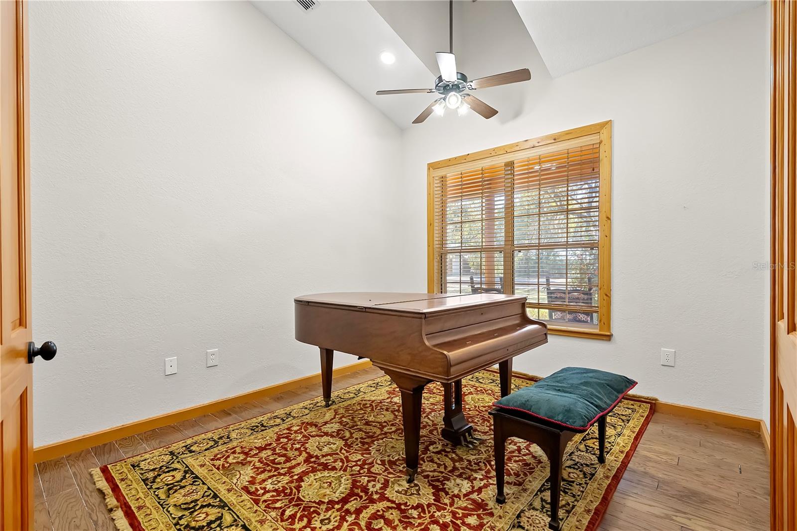 O6371691 Property Photo