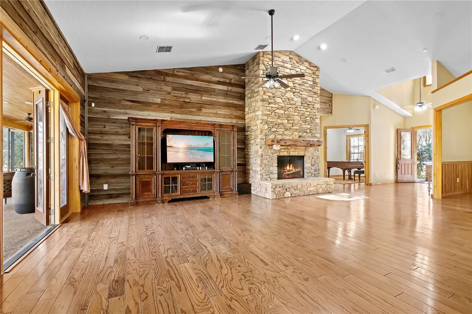 O6371691 Property Photo