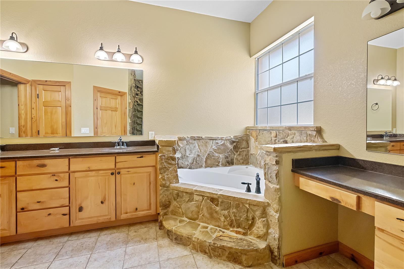 O6371691 Property Photo