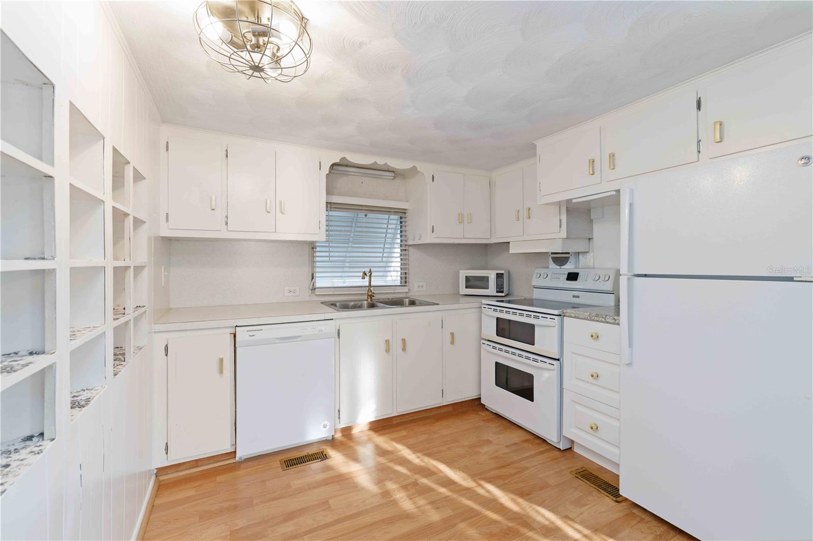 A4677239 Property Photo