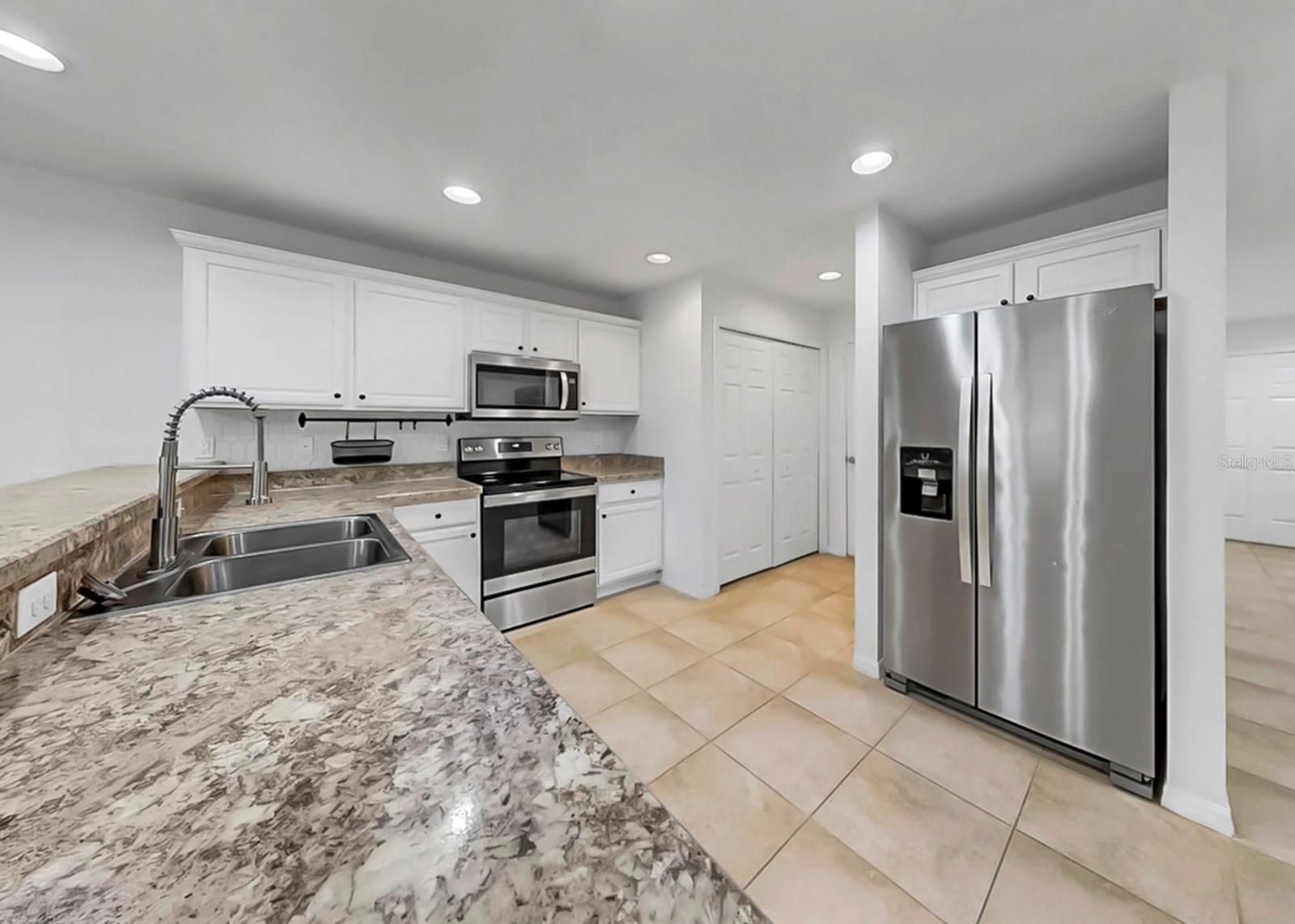 7211 MERLOT SIENNA AVE, GIBSONTON, FL, 33534