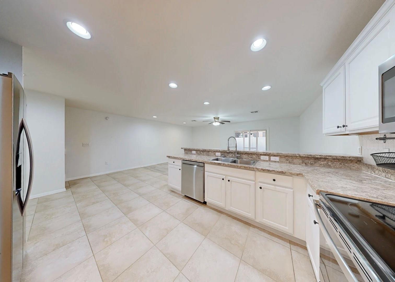 7211 MERLOT SIENNA AVE, GIBSONTON, FL, 33534