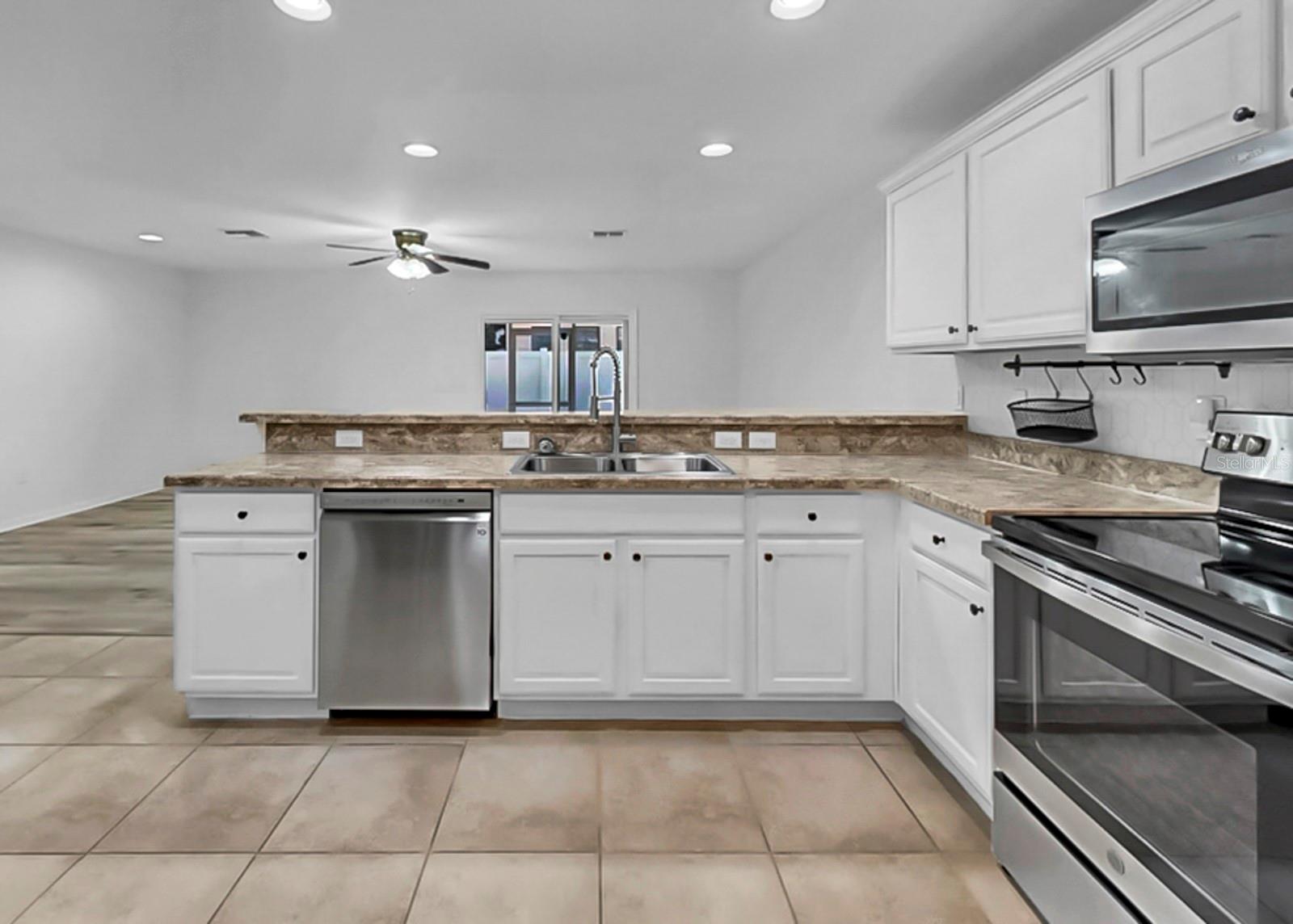 7211 MERLOT SIENNA AVE, GIBSONTON, FL, 33534