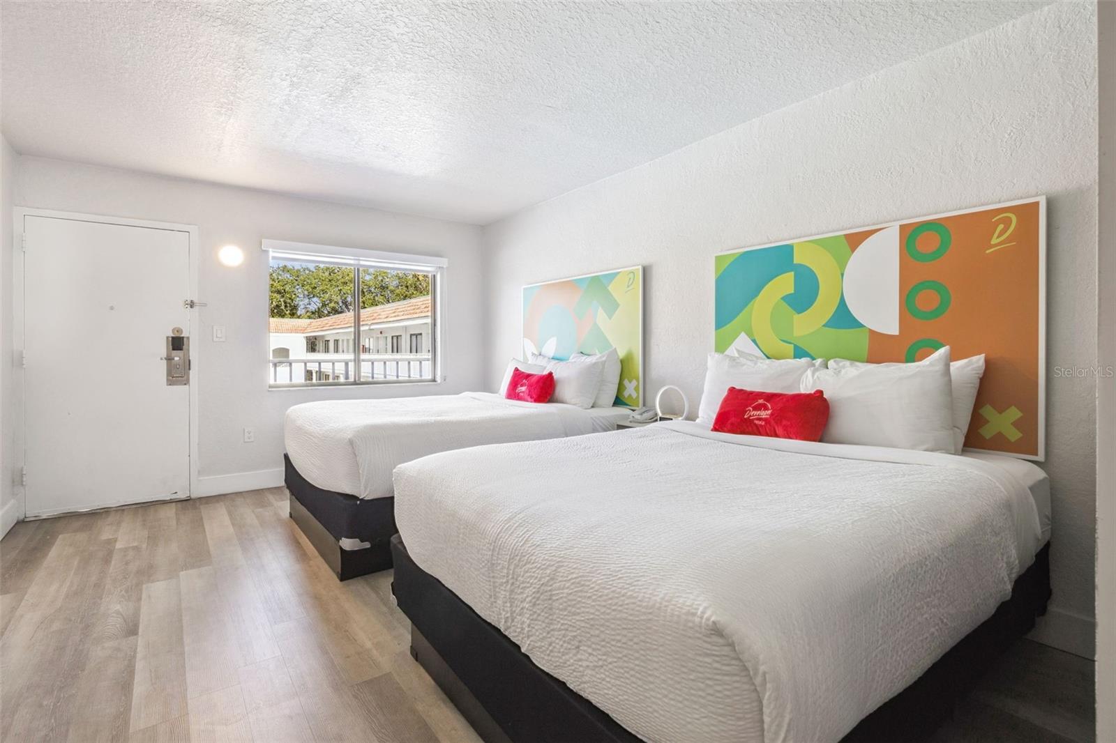 O6371733 Property Photo