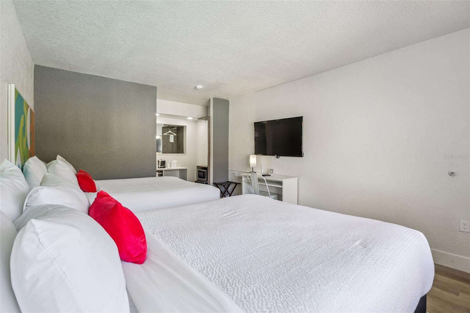 O6371733 Property Photo