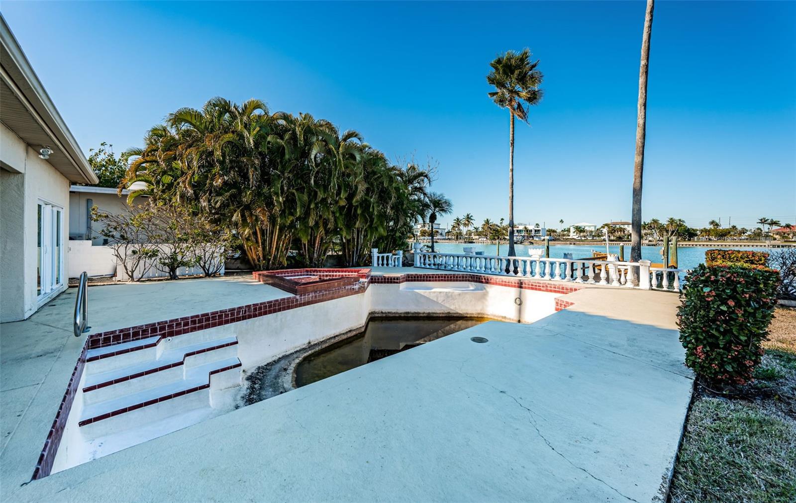 30 DOLPHIN DR, TREASURE ISLAND, FL, 33706