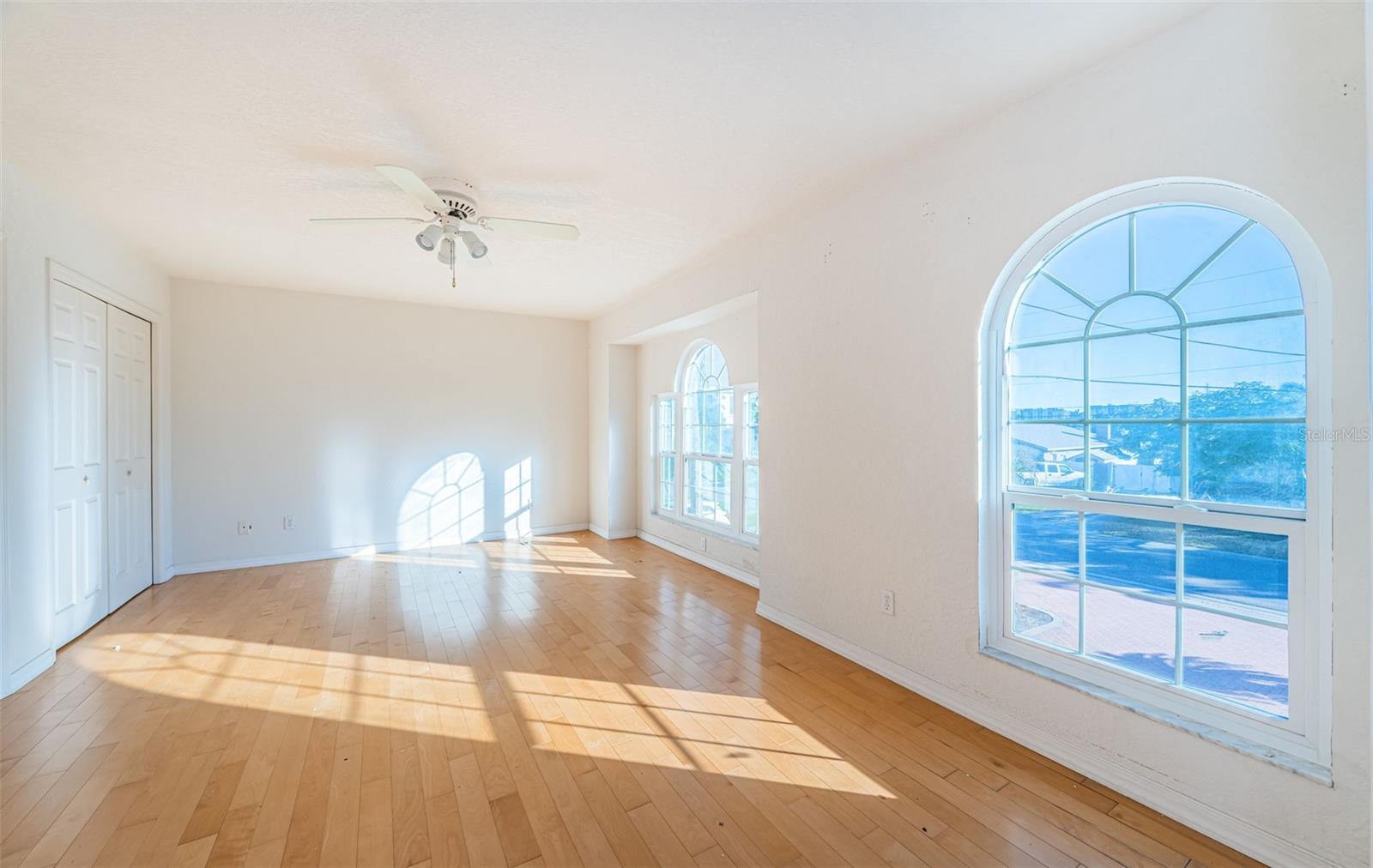 30 DOLPHIN DR, TREASURE ISLAND, FL, 33706