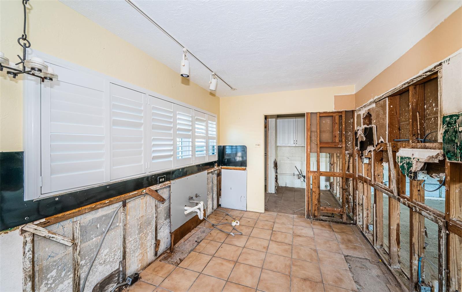 30 DOLPHIN DR, TREASURE ISLAND, FL, 33706