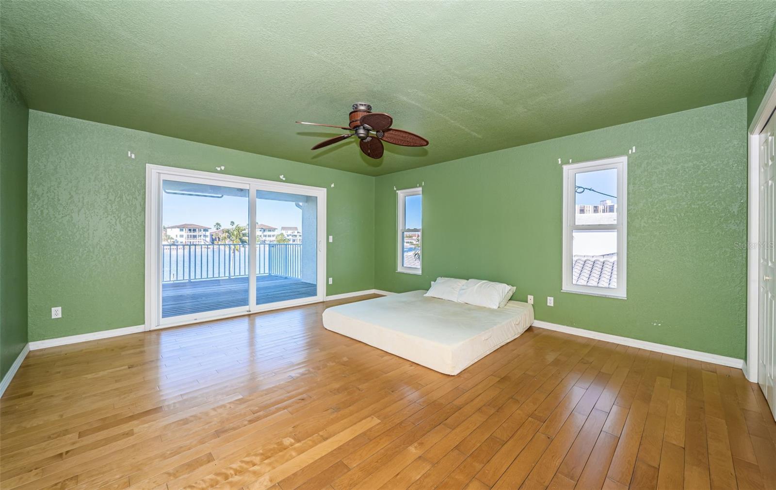 30 DOLPHIN DR, TREASURE ISLAND, FL, 33706