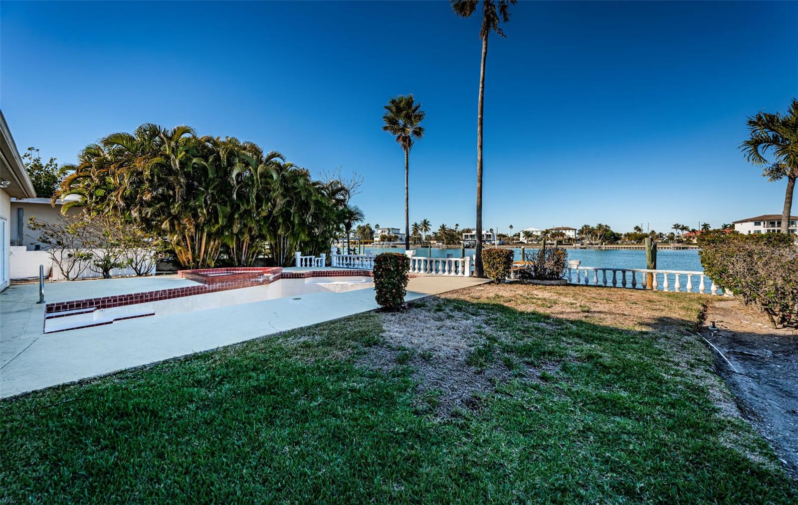 30 DOLPHIN DR, TREASURE ISLAND, FL, 33706