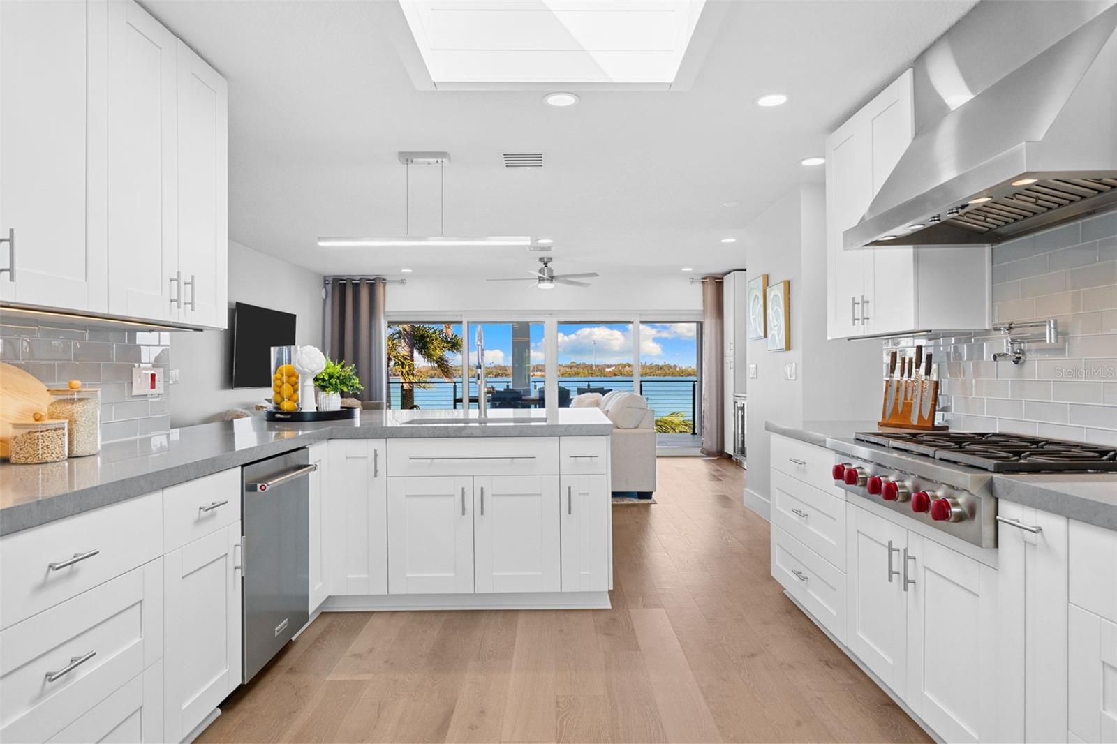 TB8461842 Property Photo