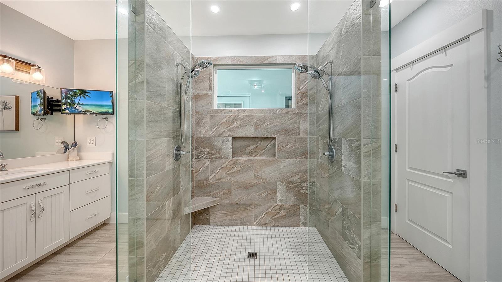 A4677263 Property Photo