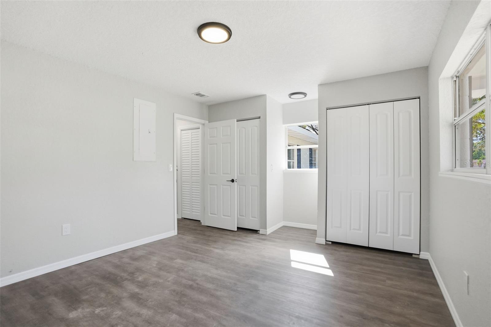 W7881856 Property Photo