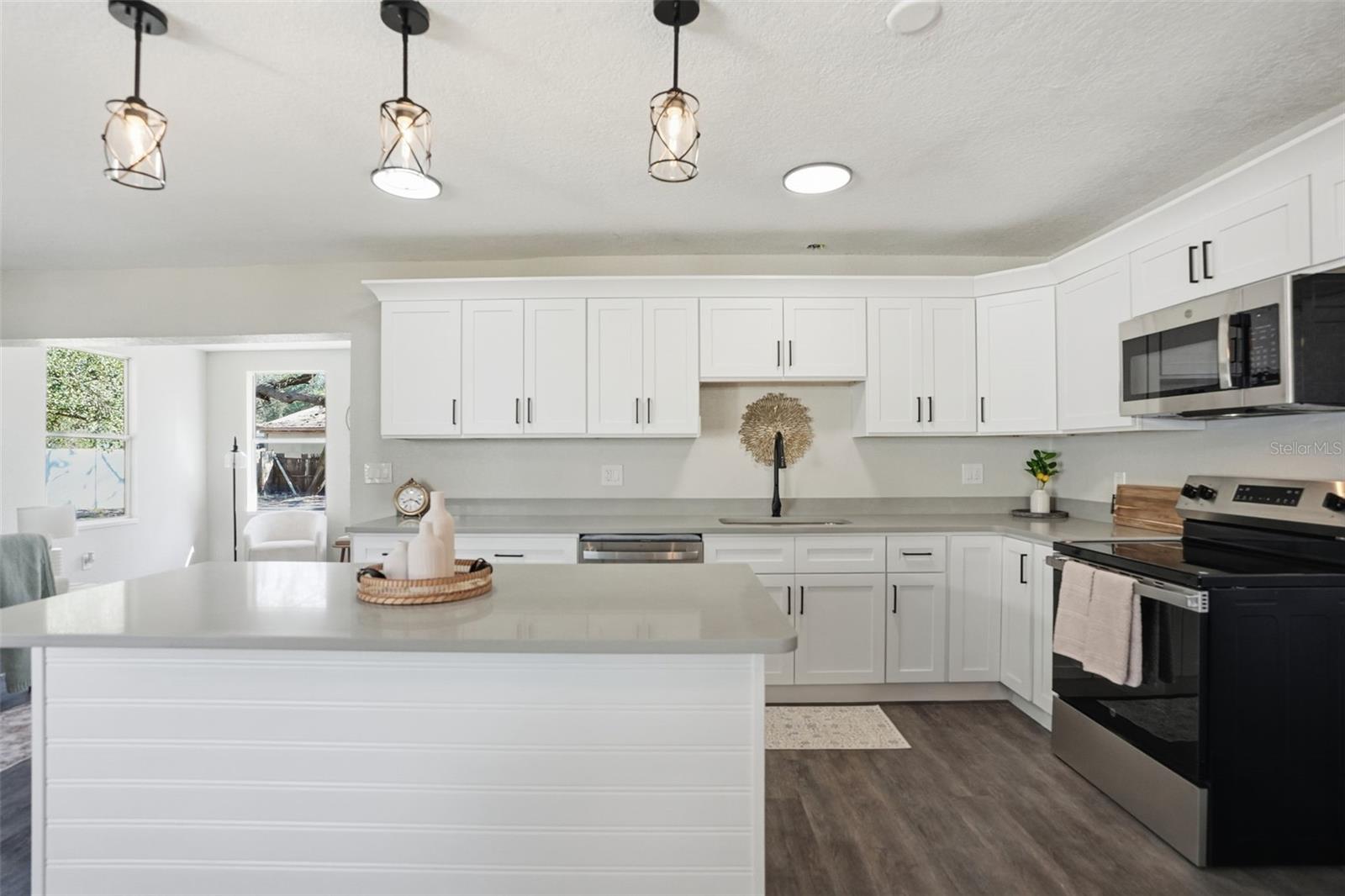 W7881856 Property Photo