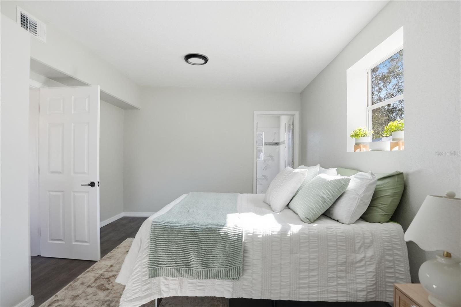 W7881856 Property Photo