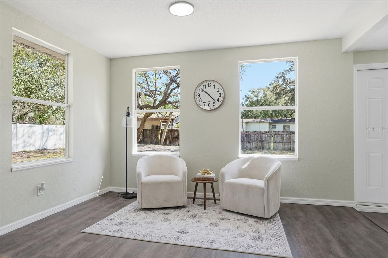 W7881856 Property Photo