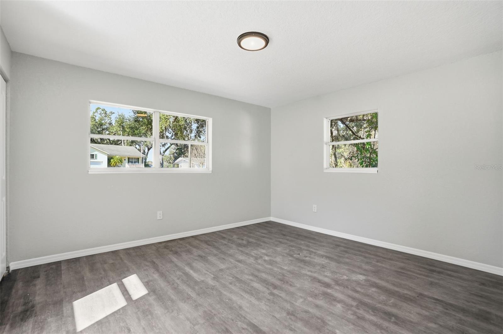 W7881856 Property Photo