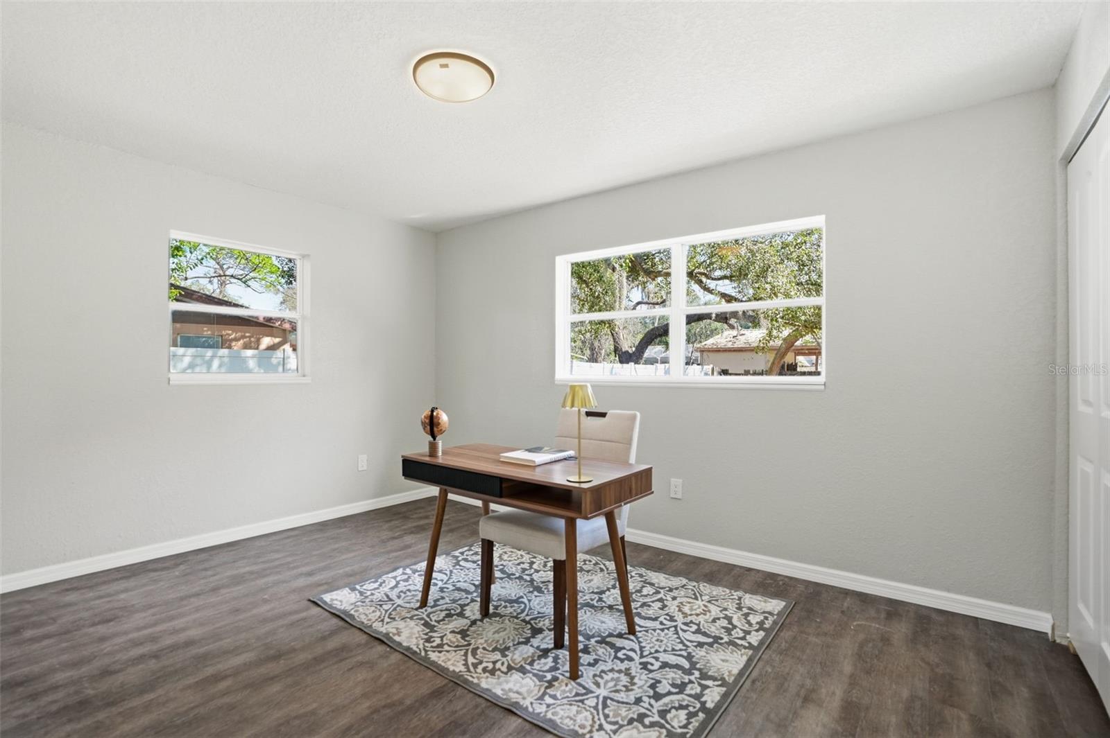 W7881856 Property Photo