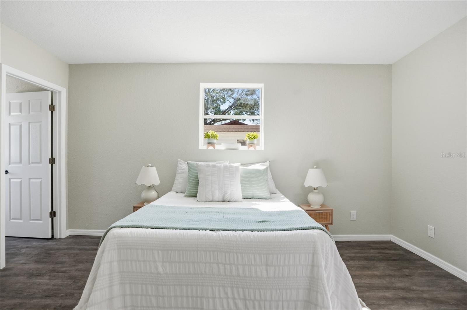 W7881856 Property Photo