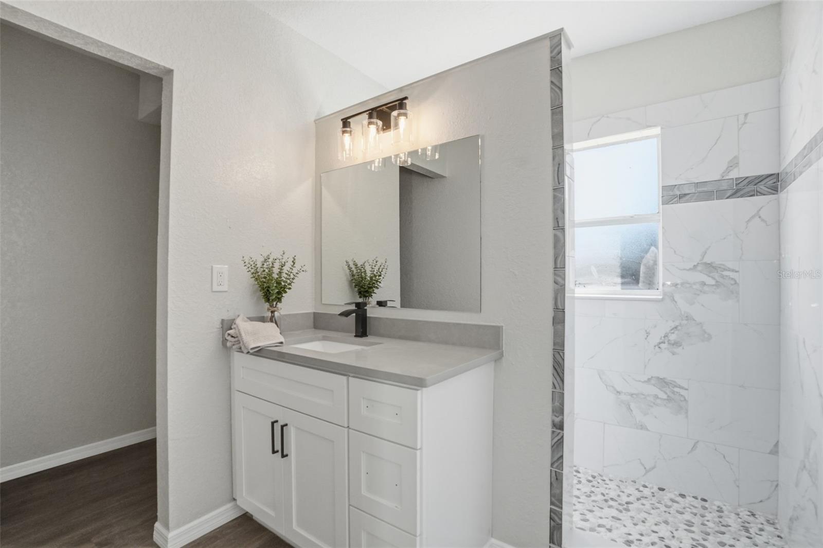 W7881856 Property Photo