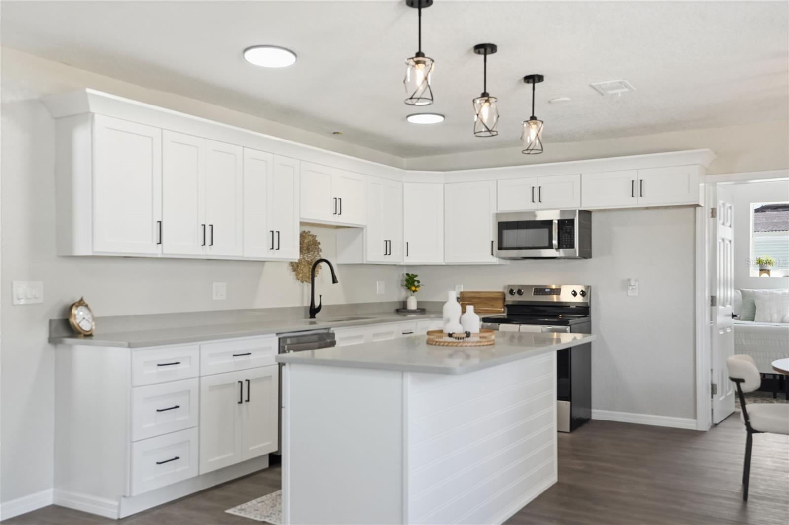 W7881856 Property Photo