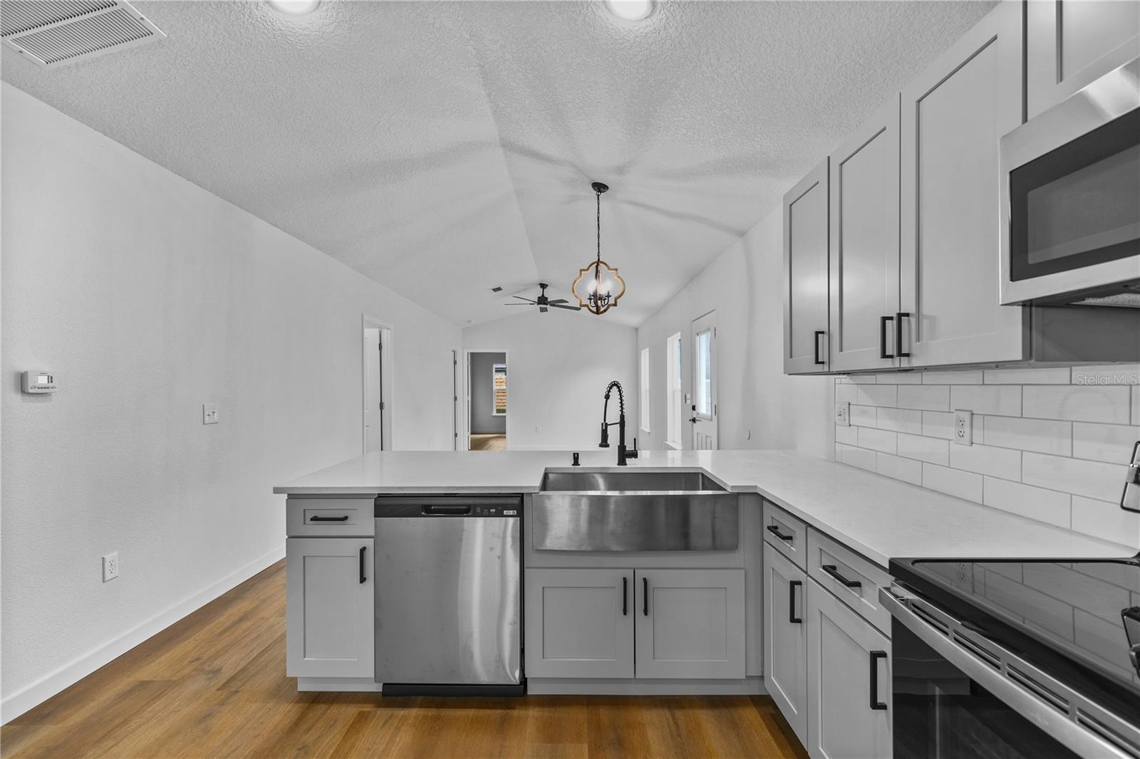 1012 E HAZZARD, EUSTIS, FL, 32726