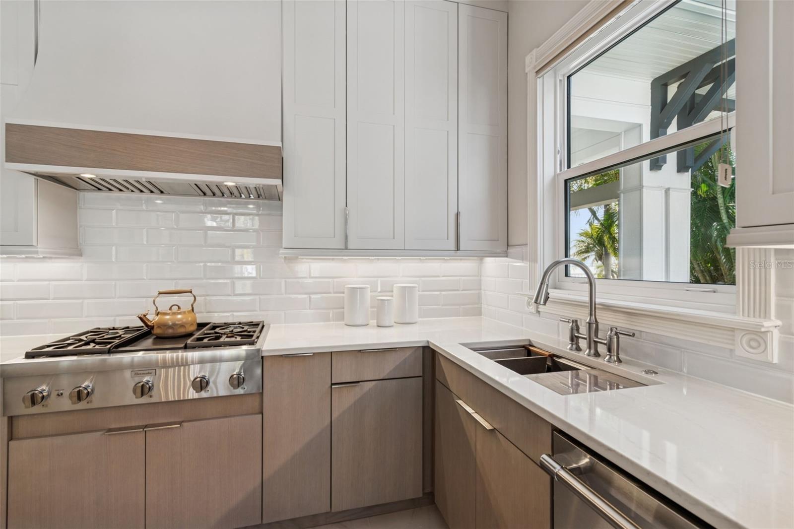 TB8461940 Property Photo