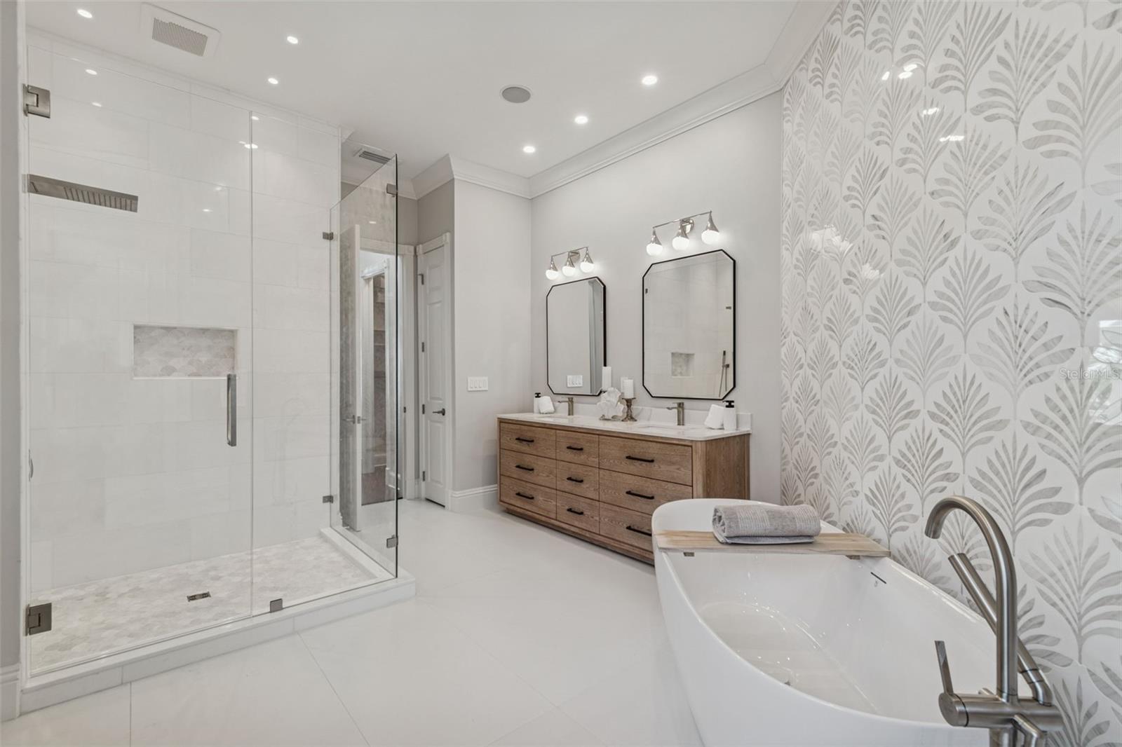 TB8461940 Property Photo