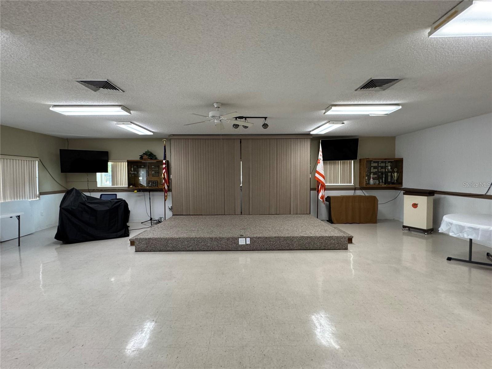 TB8461942 Property Photo