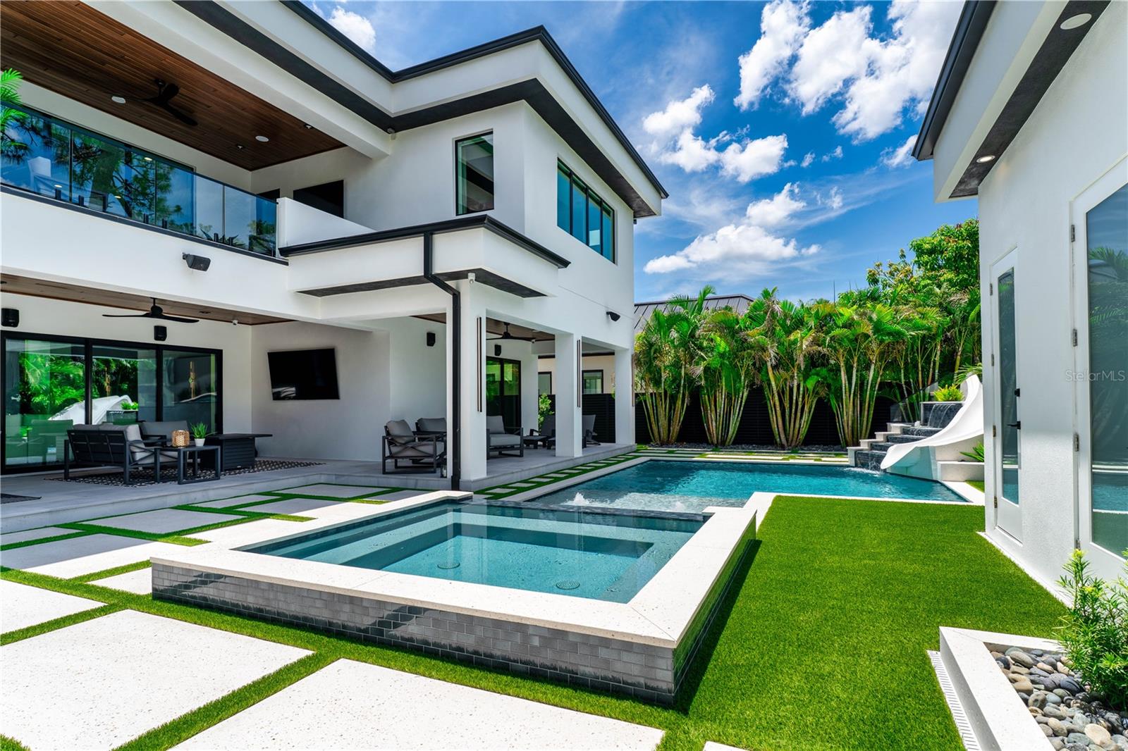 TB8461977 Property Photo