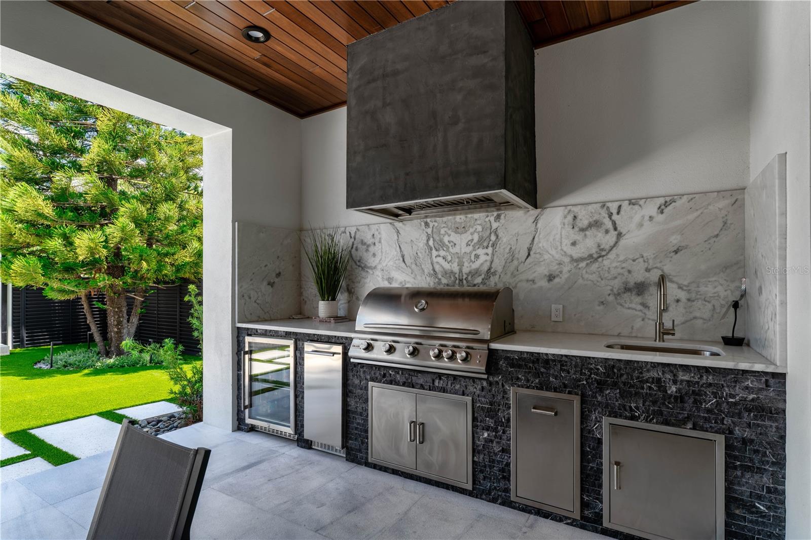 TB8461977 Property Photo