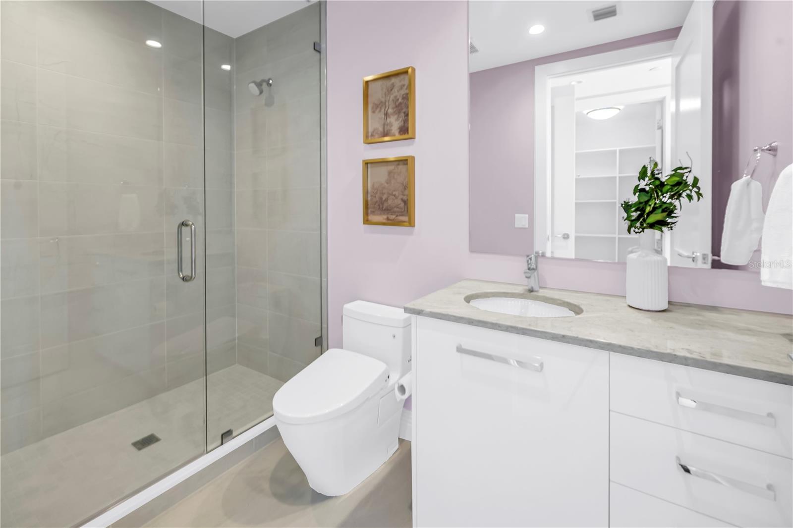 TB8462046 Property Photo