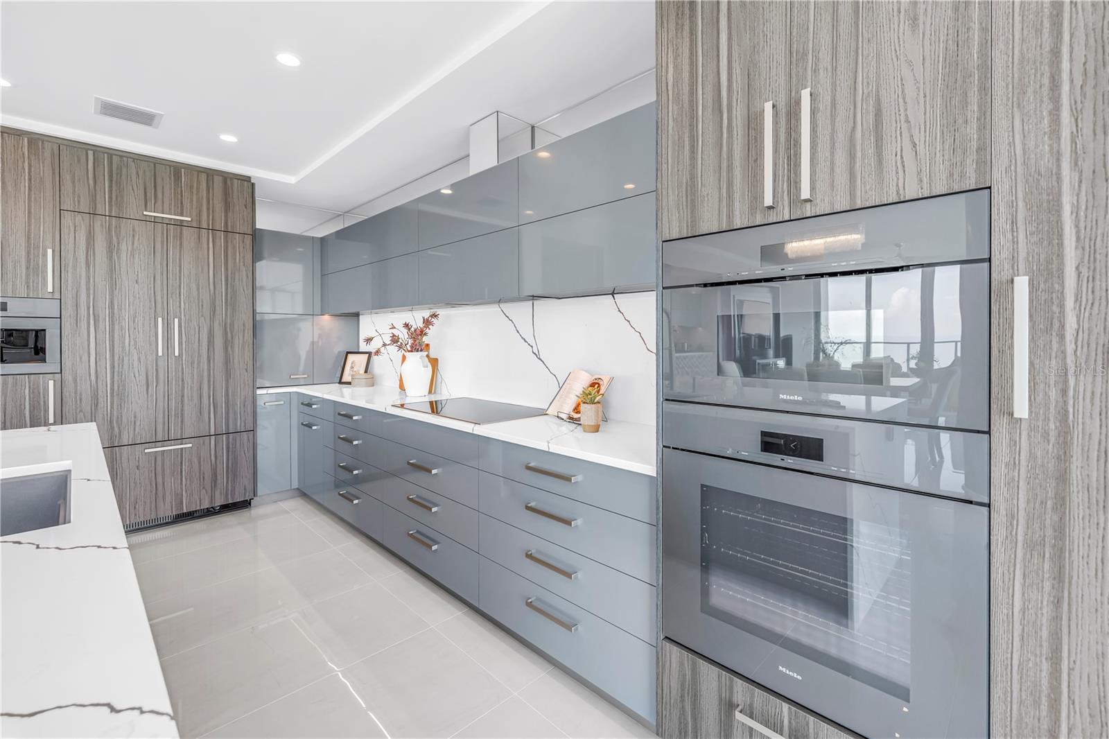 TB8462046 Property Photo