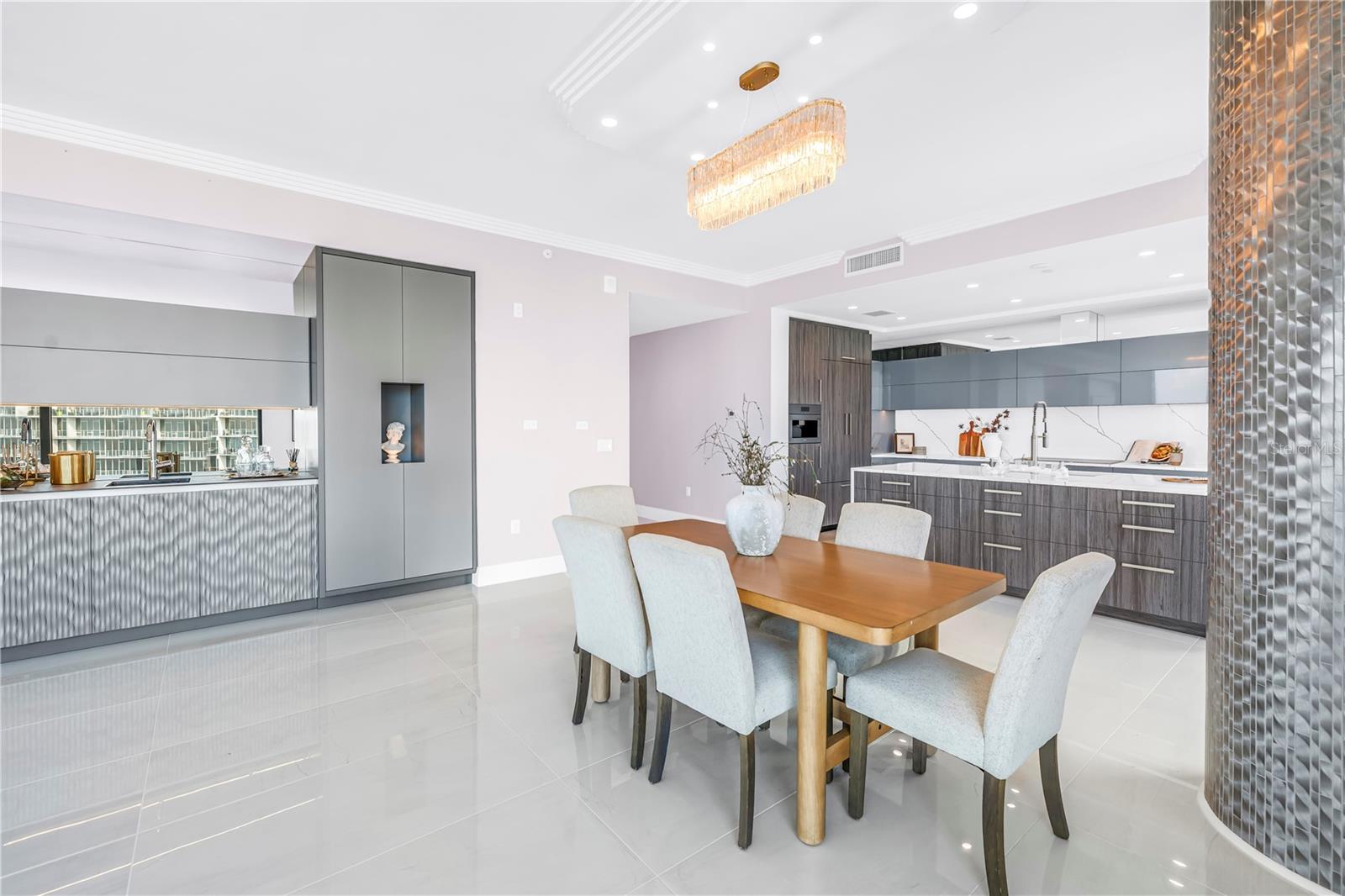 TB8462046 Property Photo