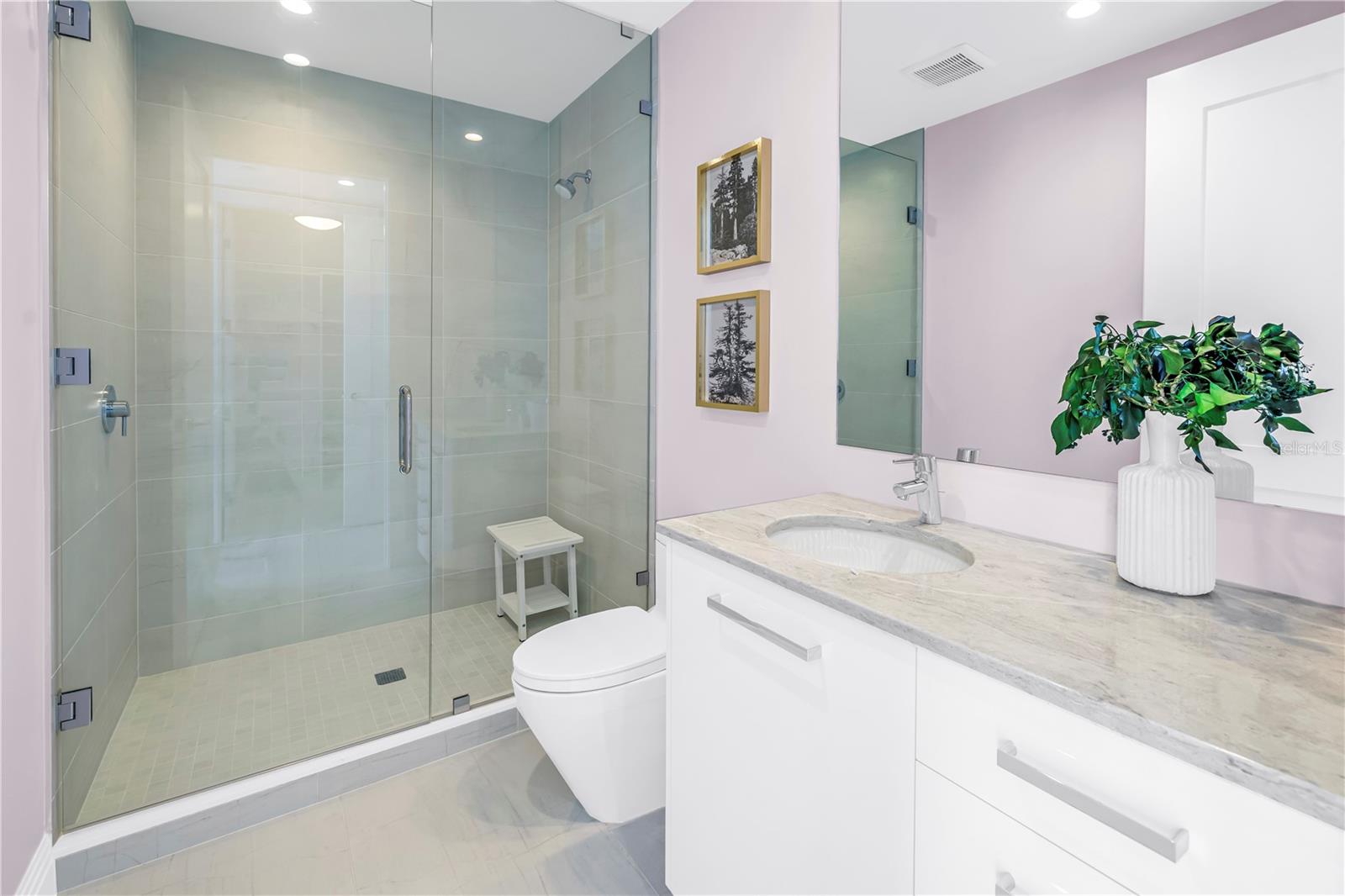 TB8462046 Property Photo