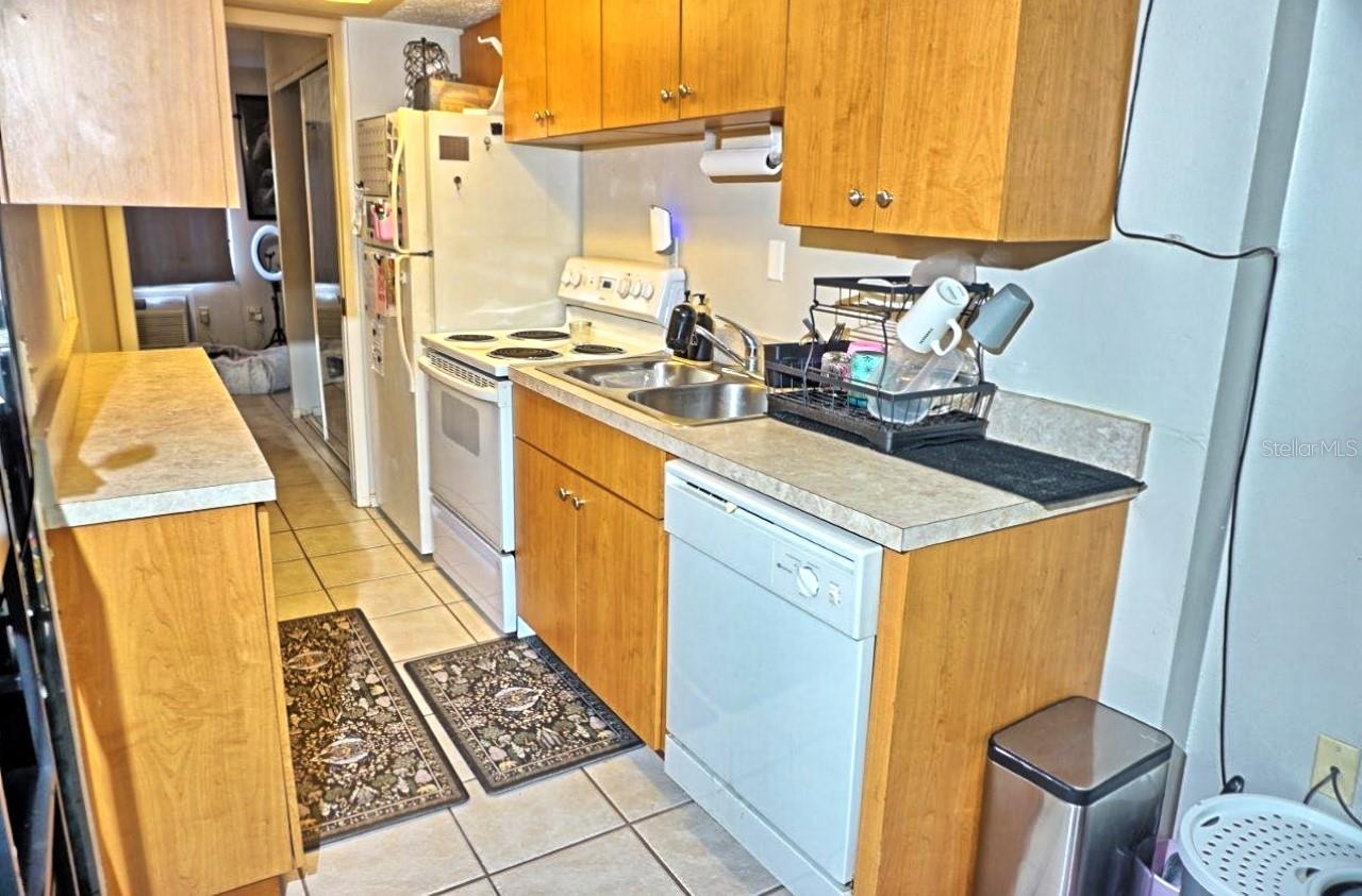 W7881868 Property Photo