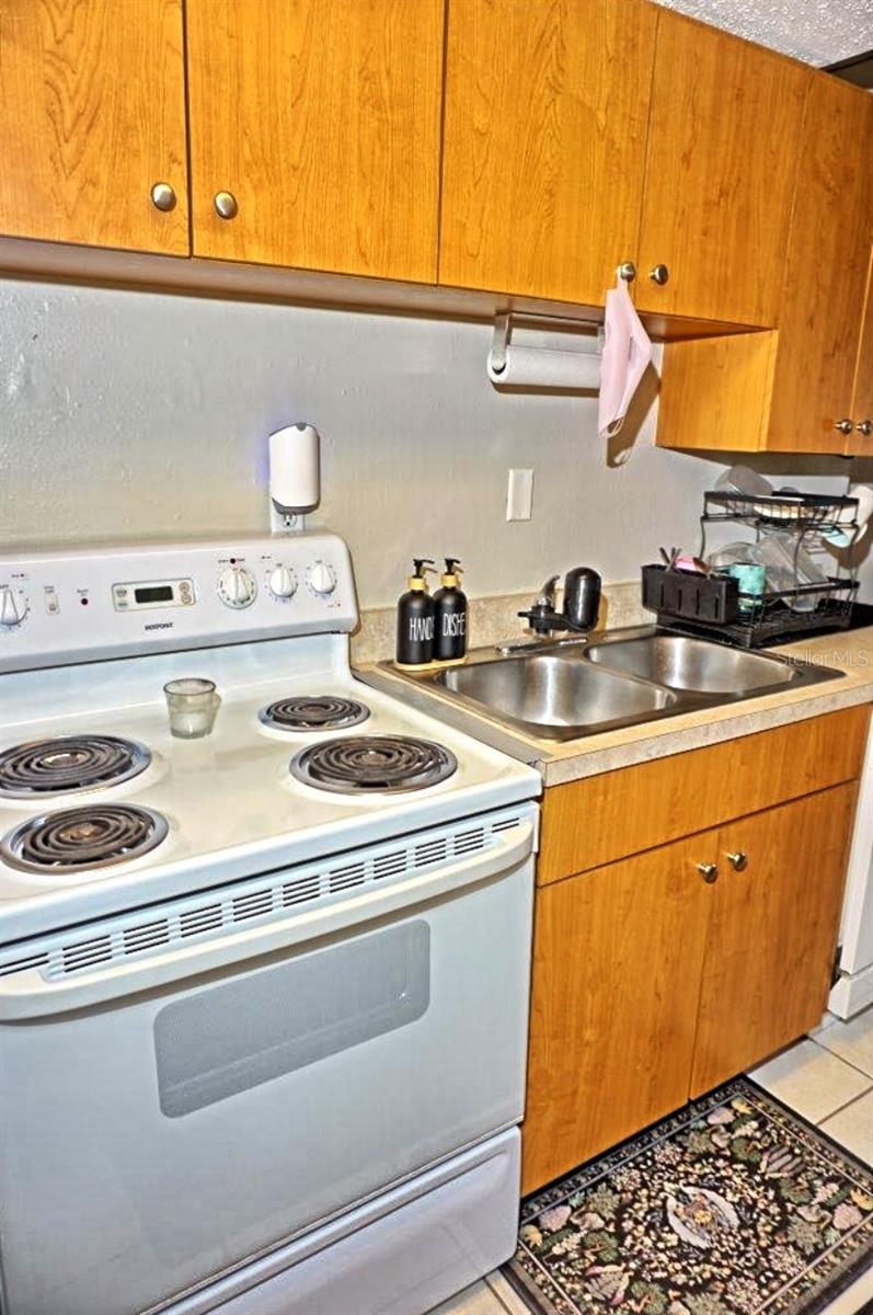 W7881868 Property Photo