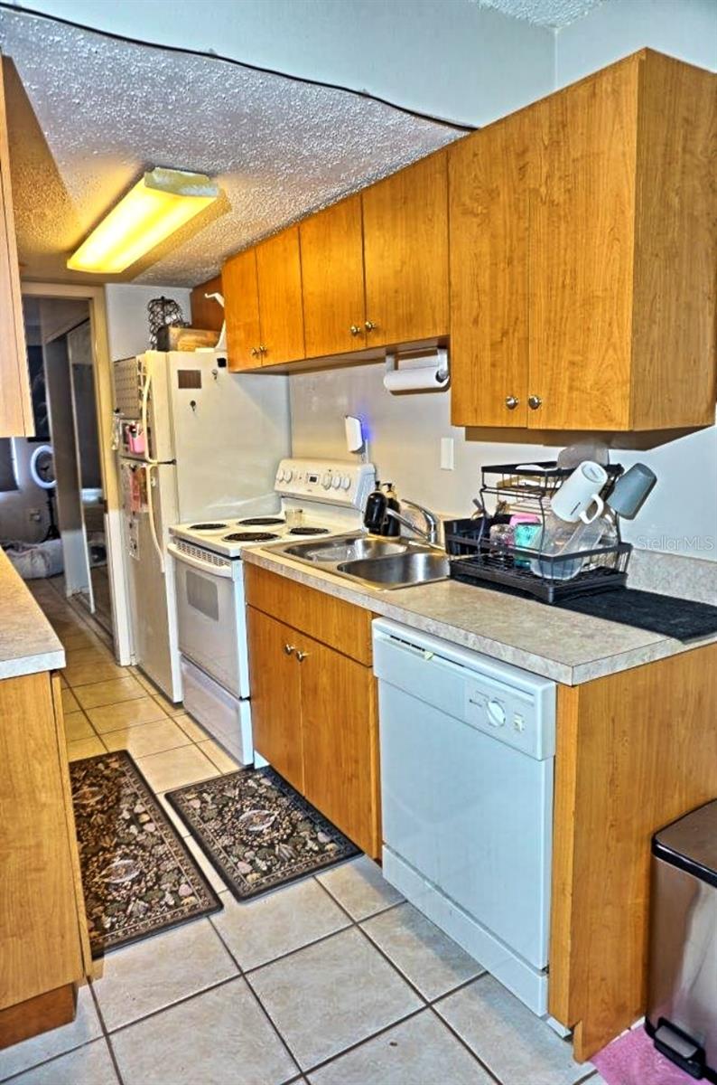 W7881868 Property Photo