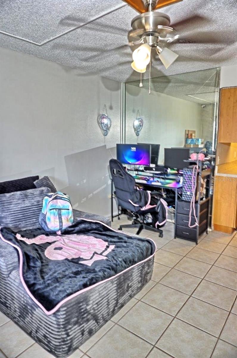 W7881868 Property Photo