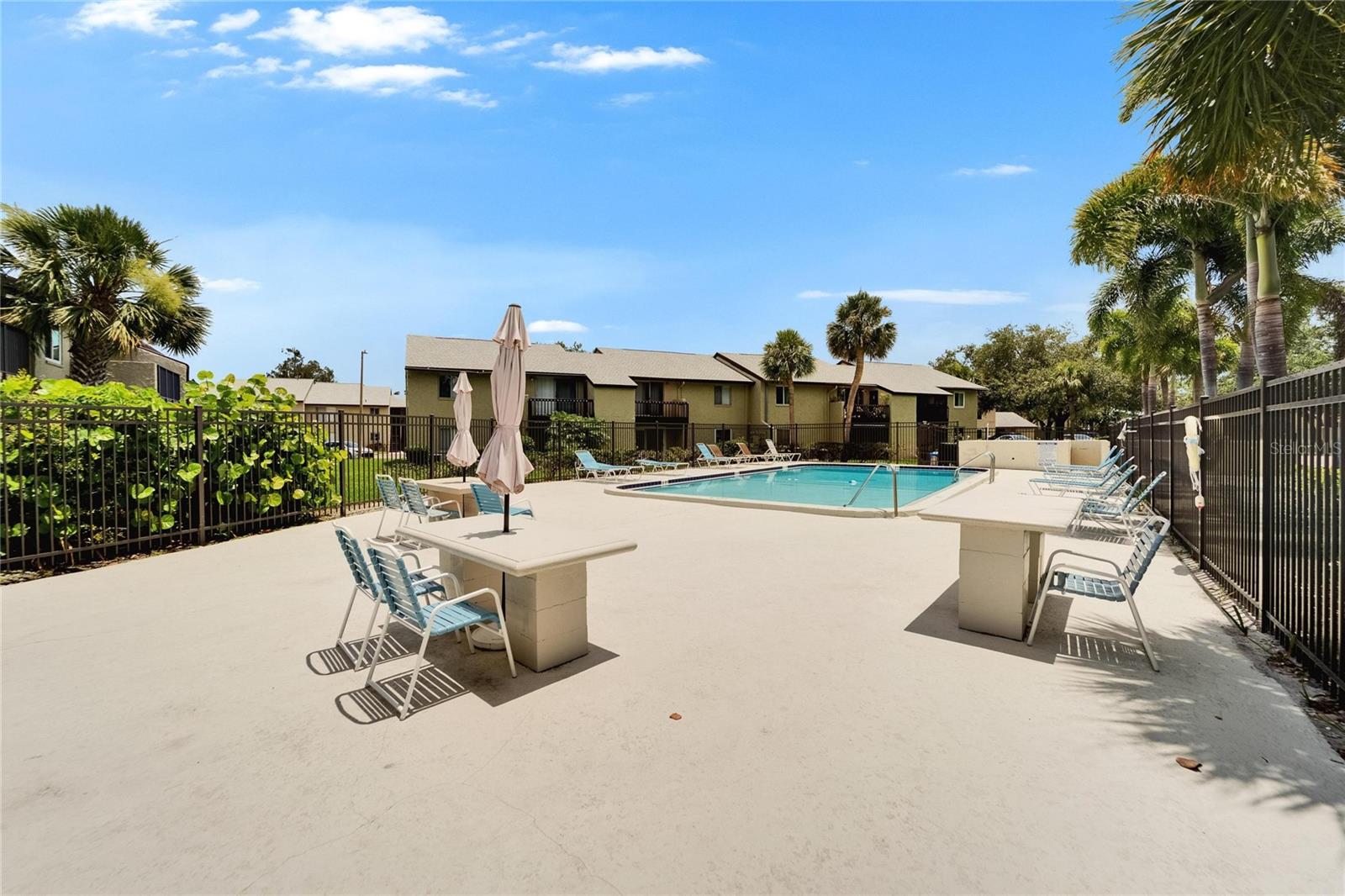 TB8462113 Property Photo