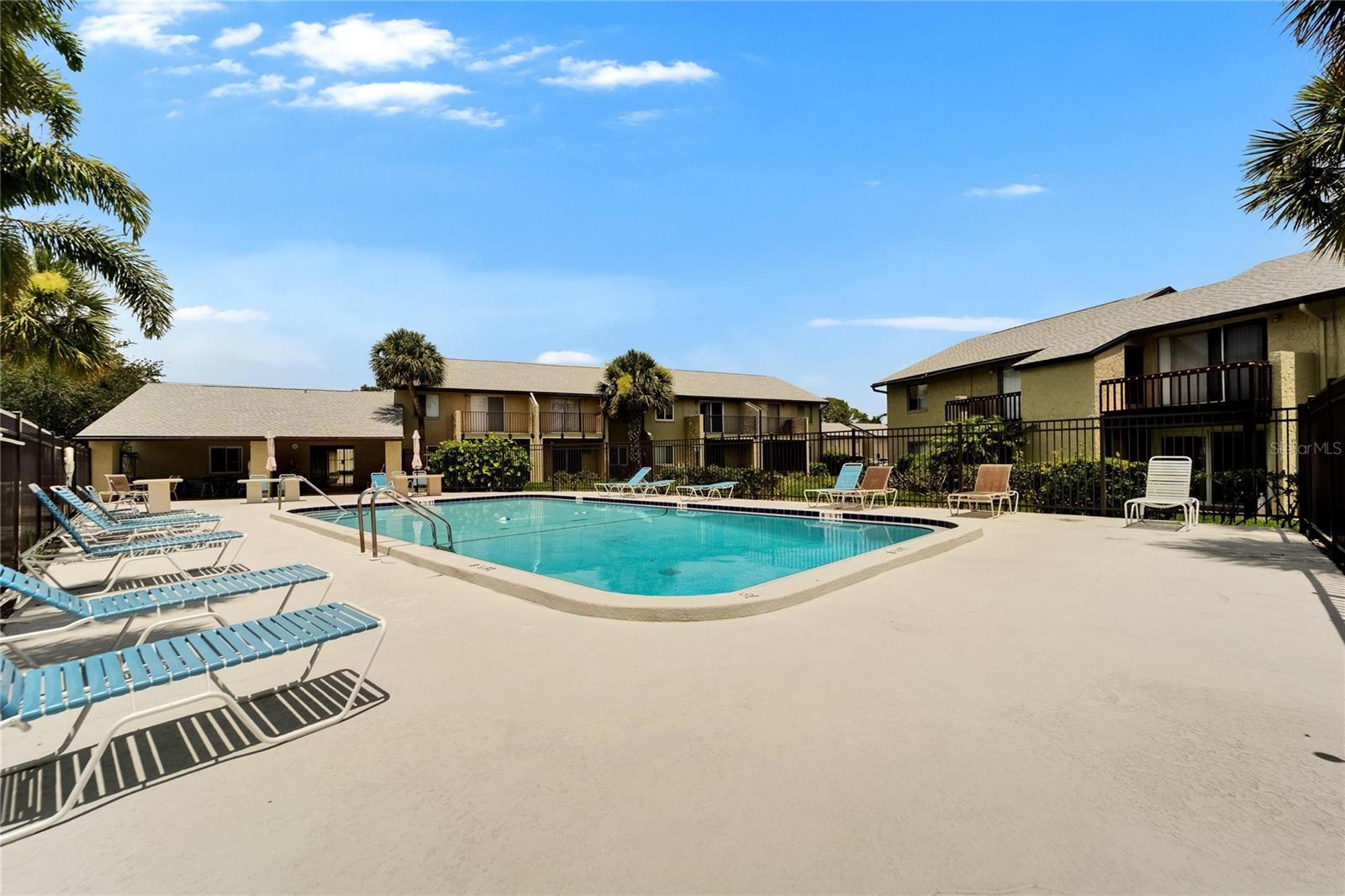 TB8462113 Property Photo